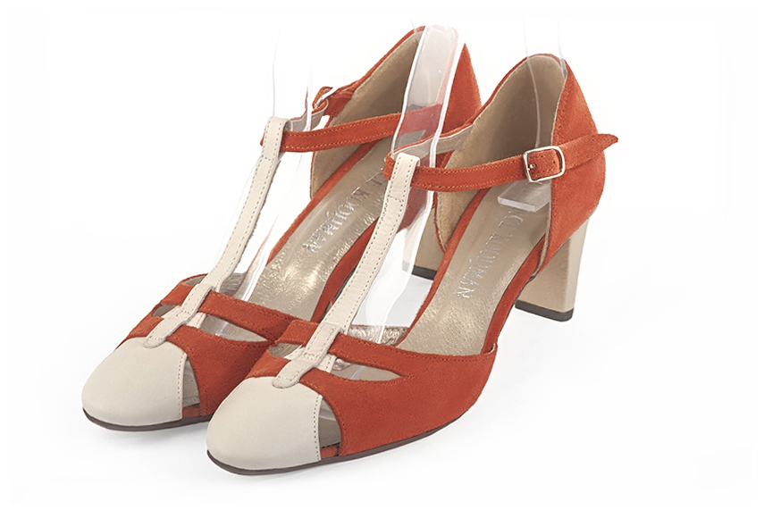 Off white and terracotta orange women's T-strap open side shoes. Round toe. Medium comma heels. Front view - Florence KOOIJMAN